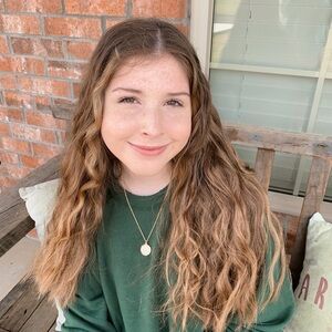 Meet your Posher, Olivia